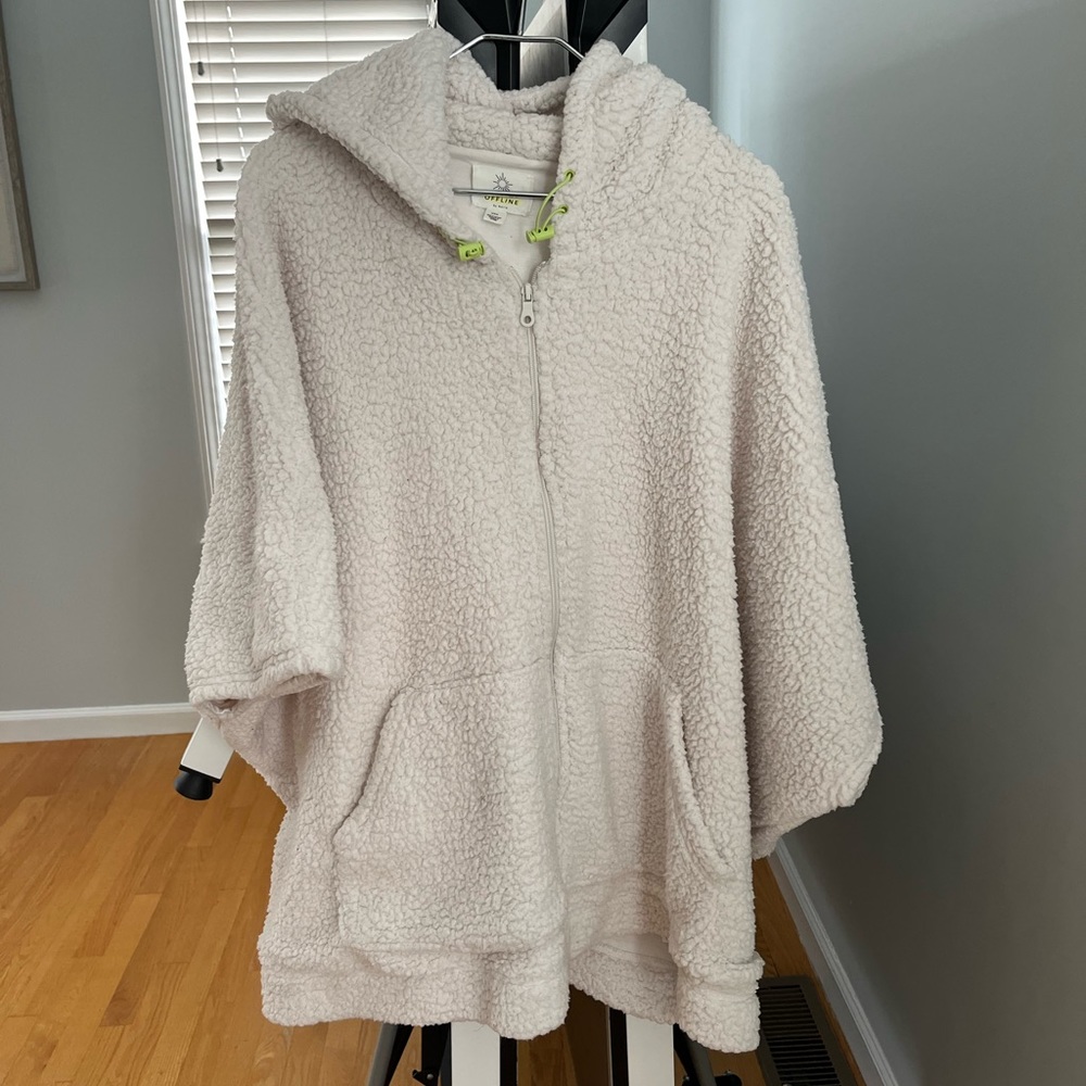 Hooded short sleeve oversized zip up.  Warm!!!!